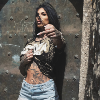 YAKUZA dámské tričko MESH ROSE CURVED V NECK GSB 24132 černé